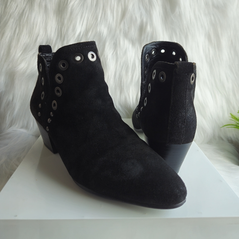 Sam Edelman Black Suede Ankle Boots – Size 7 - Silver Grommet Detailing
